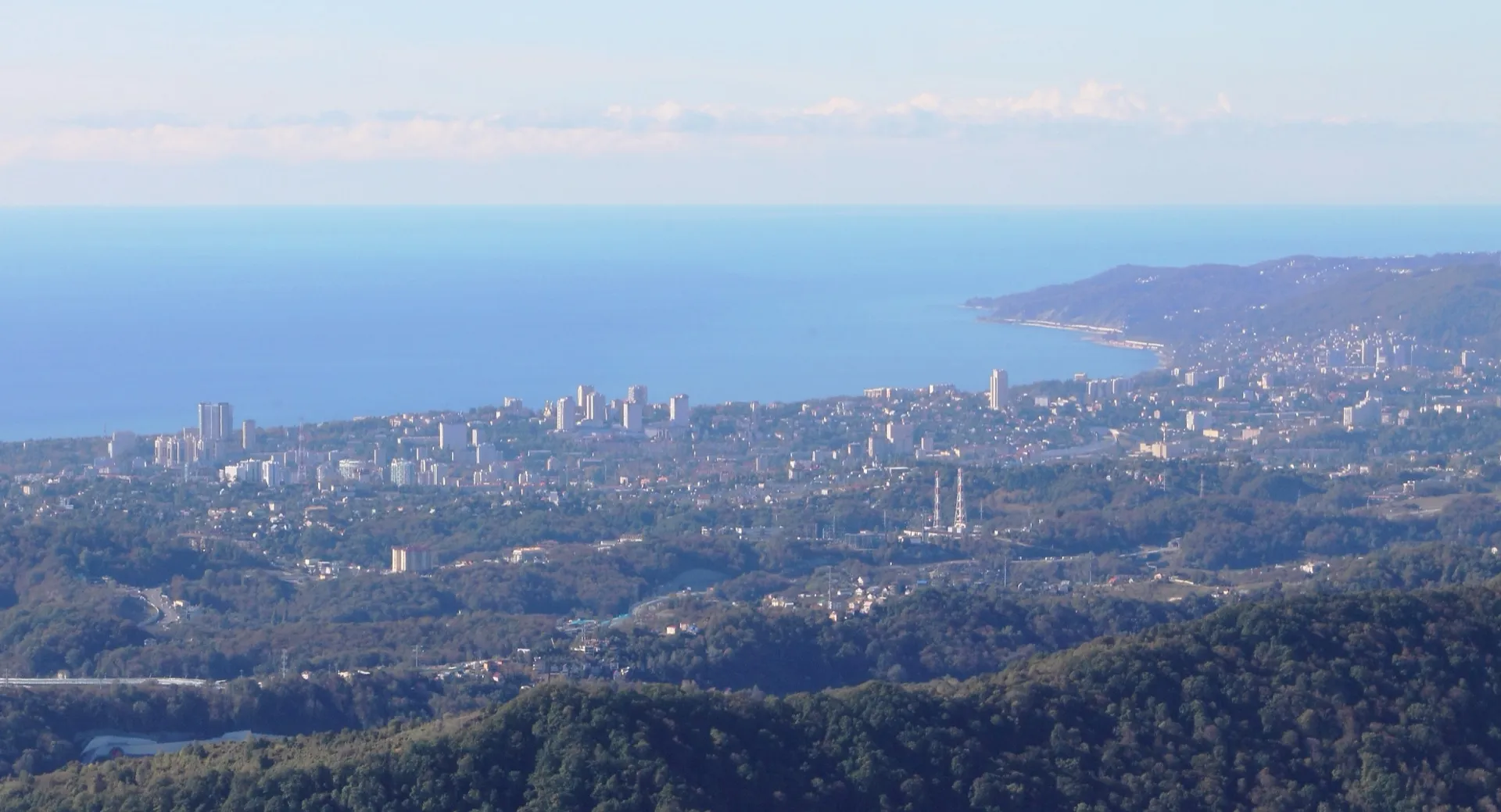 Архивная панорама Сочи и Чёрного моря с Ахуна 17 октября 2015 года