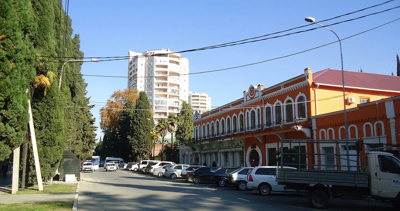 Улица Кирова в Адлере