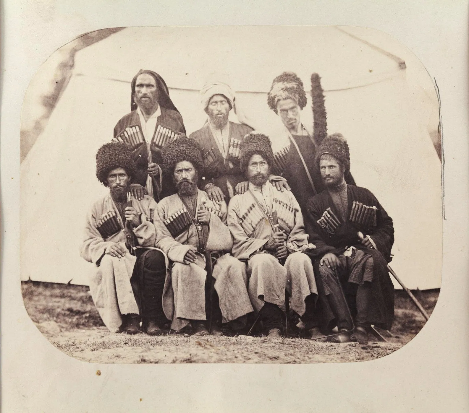 Группа убыхов, фотография 1864 года из собрания Государственного исторического музея