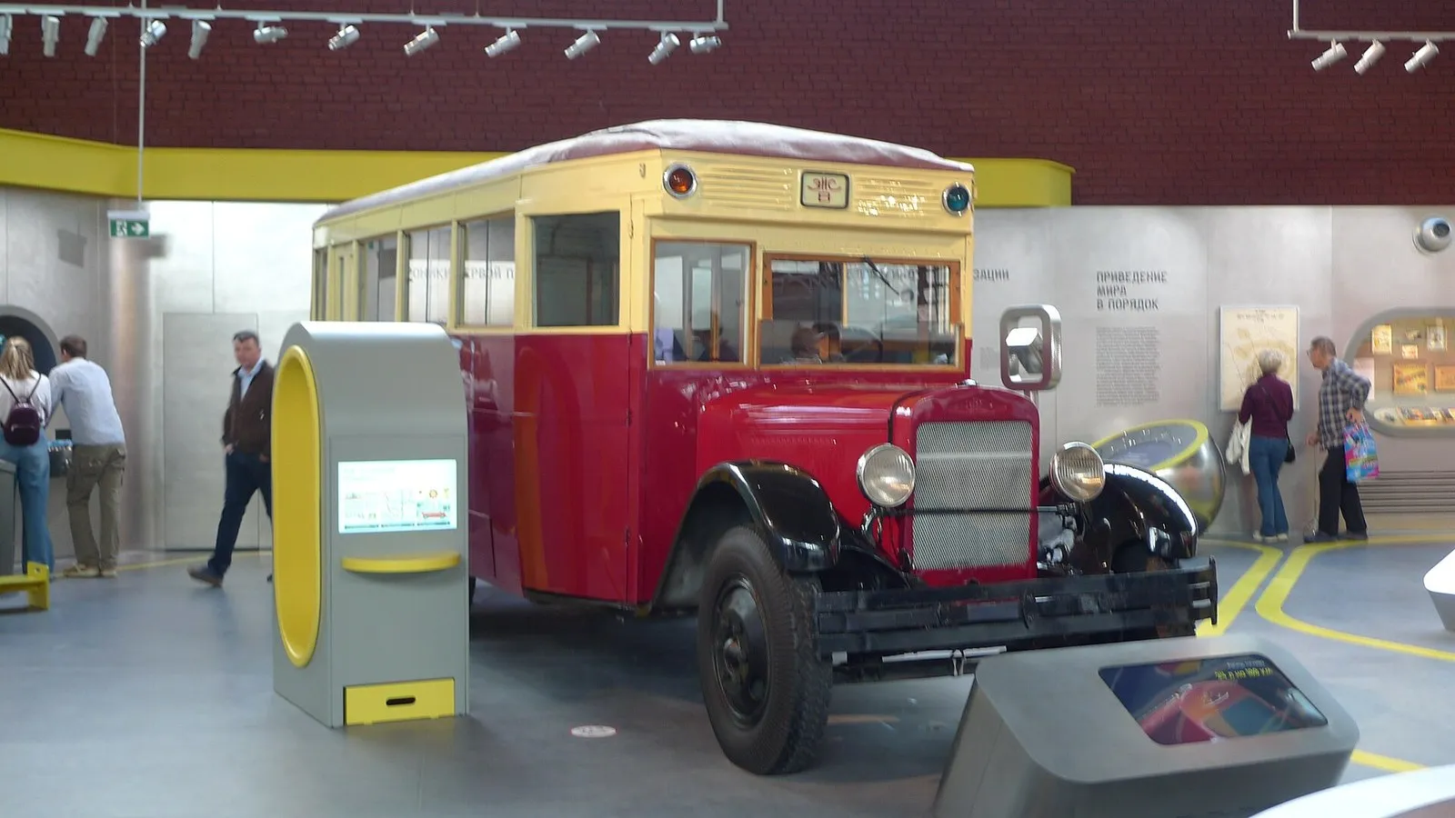 Автобус ЗИС-8 середины 1930-х годов в Музее транспорта Москвы