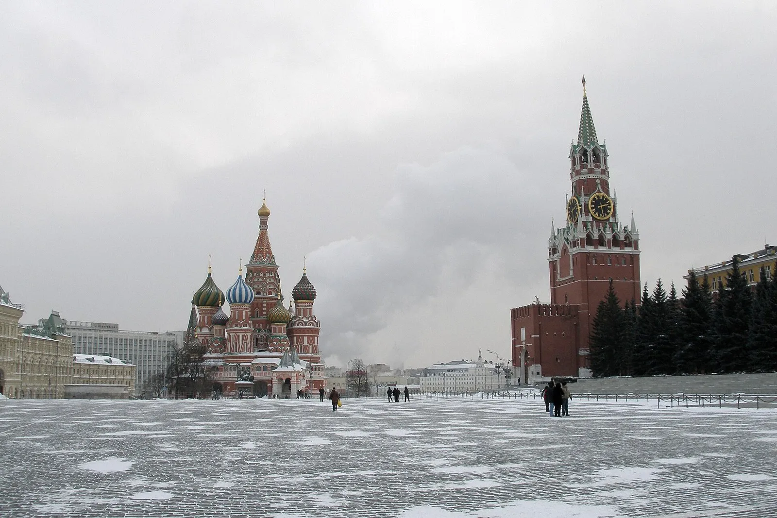 Красная площадь в Москве в морозный день