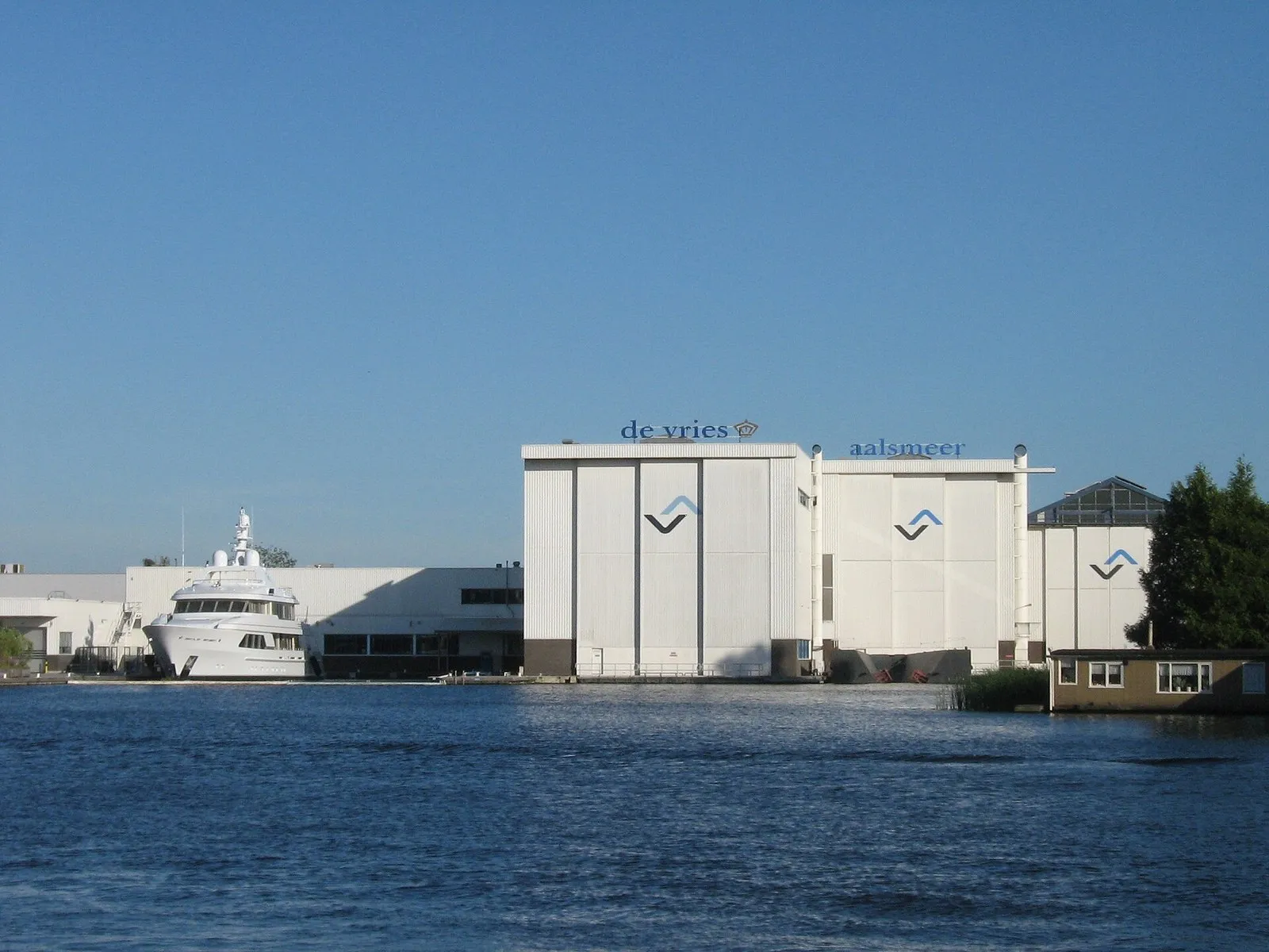 Верфь Royal De Vries в Алсмере, входящая в консорциум Feadship