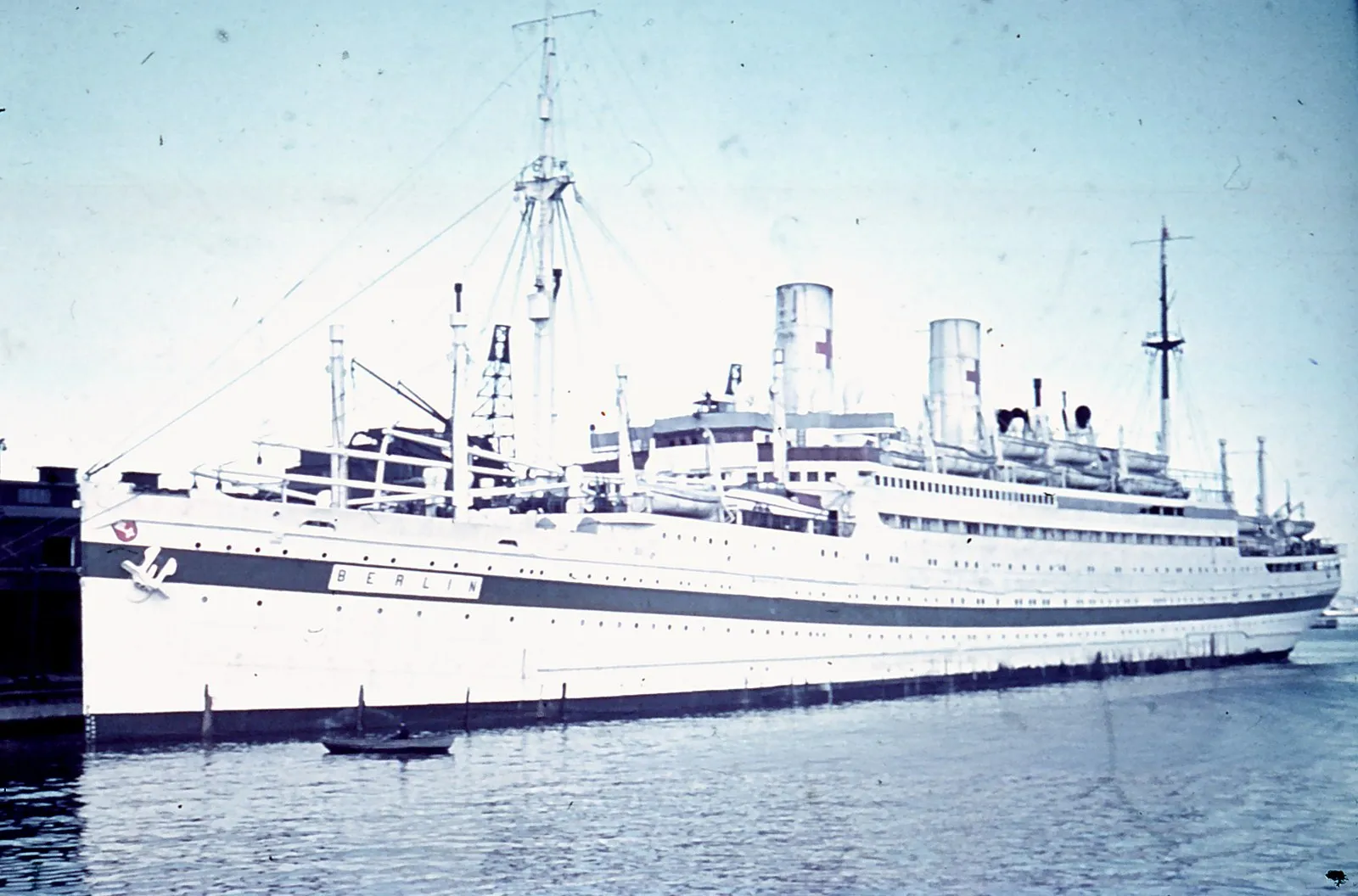 Госпитальное судно «Берлин» у набережной Лангелиние в Копенгагене, 1940–1942 годы