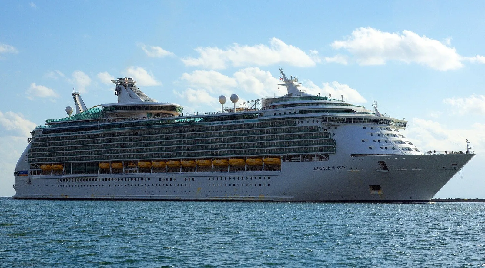 Mariner of the Seas, лайнер класса Voyager, на ходу