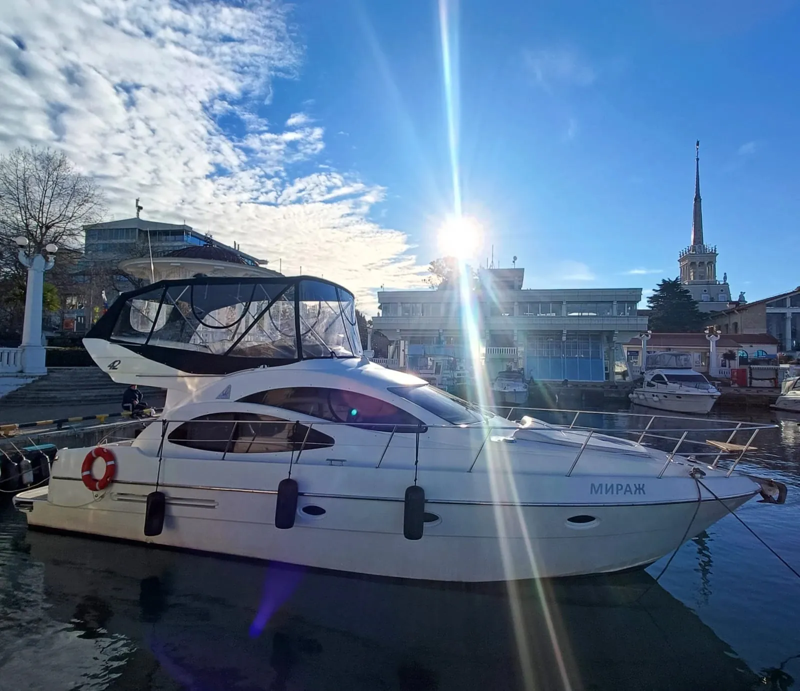 «Азимут» у Морвокзала: число в имени модели — это его длина в футах