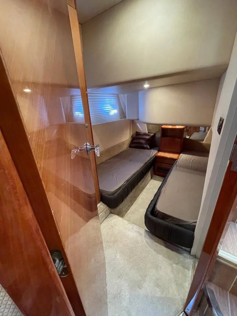 Каюта Azimut 52. Самодур тем и хорош, что для него не нужно ничего, кроме лески и часа времени